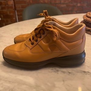 Size 36 (6) light brown leather Hogan sneakers. Lightly worn/great condition.